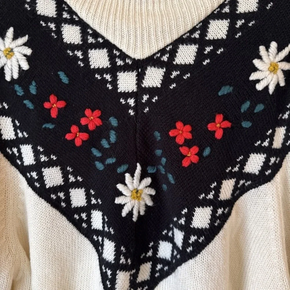 Vintage Honors Sweater Needle Point Ivory Floral Size M Granny Artsy Cottagecore